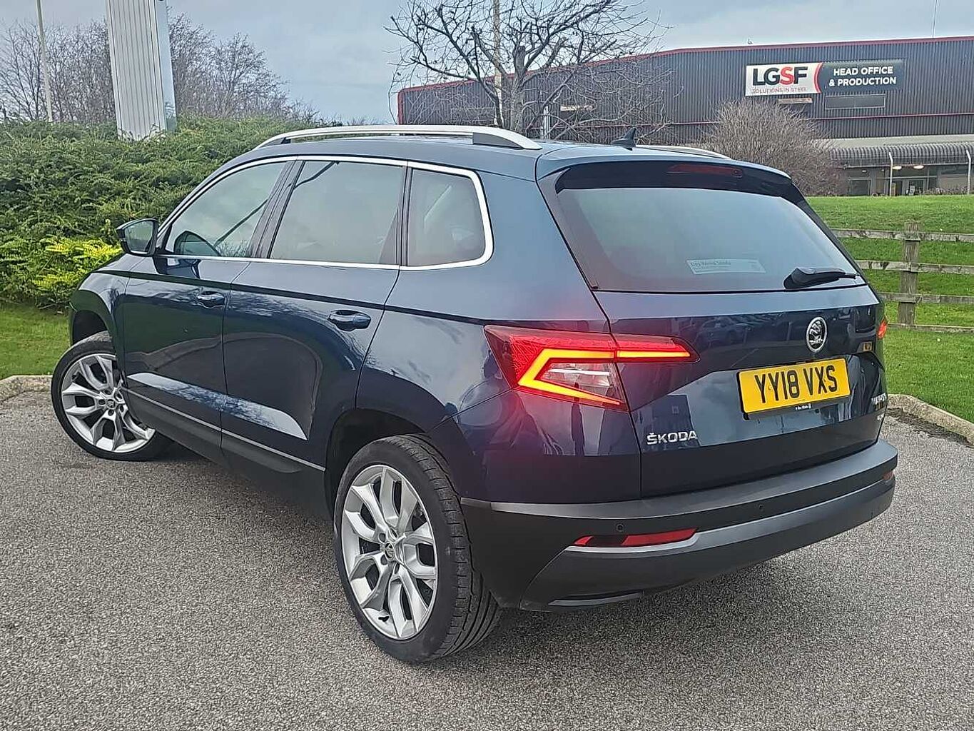 SKODA Karoq SUV 2.0TDI 150ps 4X4 Edition *Petrol Blue with Extras