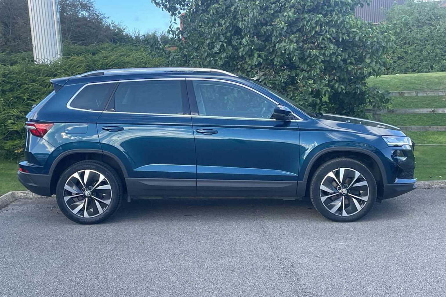 SKODA Karoq SUV 1.0 TSI 110ps SE L *Petrol Blue Metallic