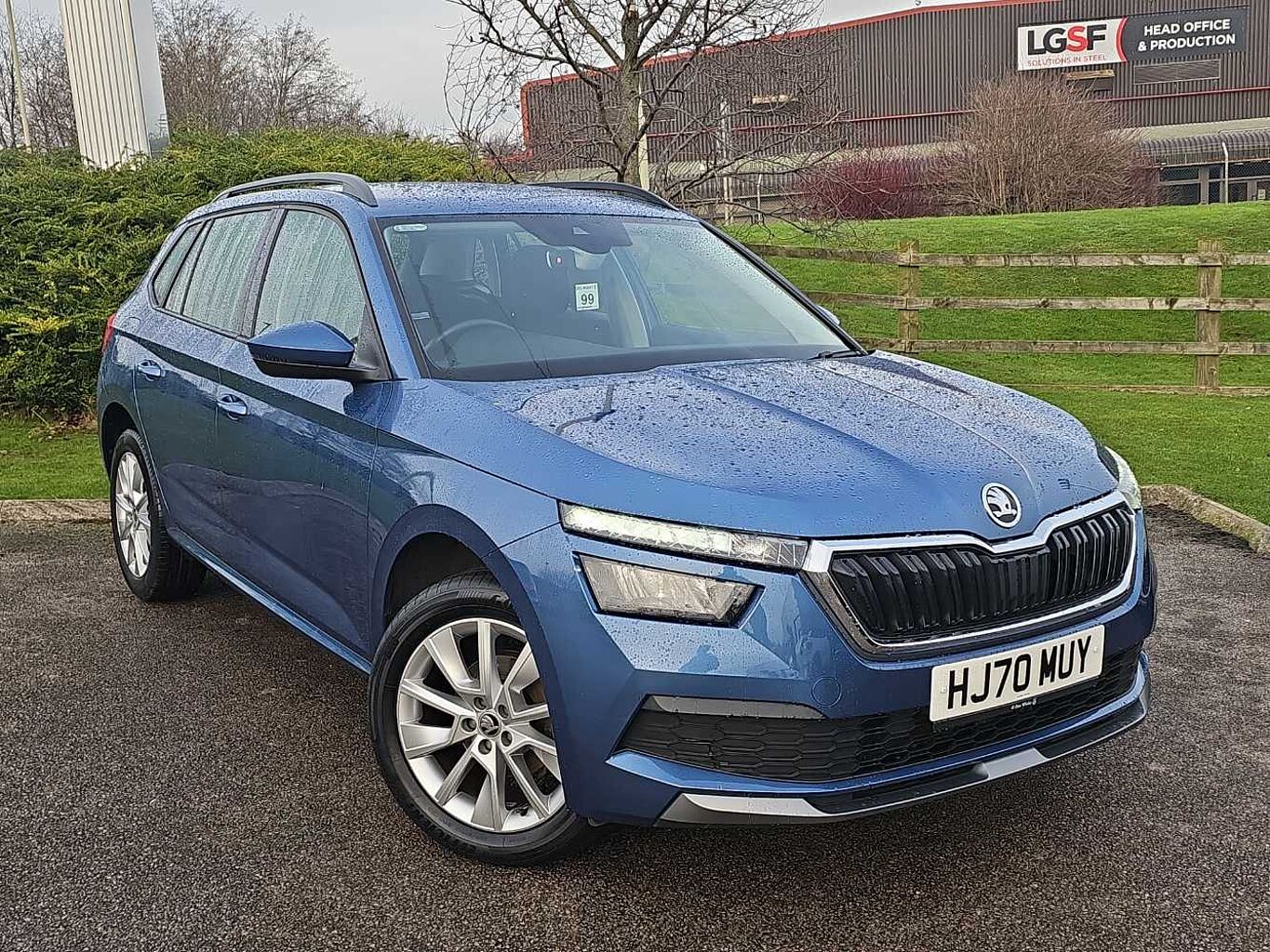 SKODA Kamiq 1.0 TSI 116ps SE SUV *Titan Blue Metallic