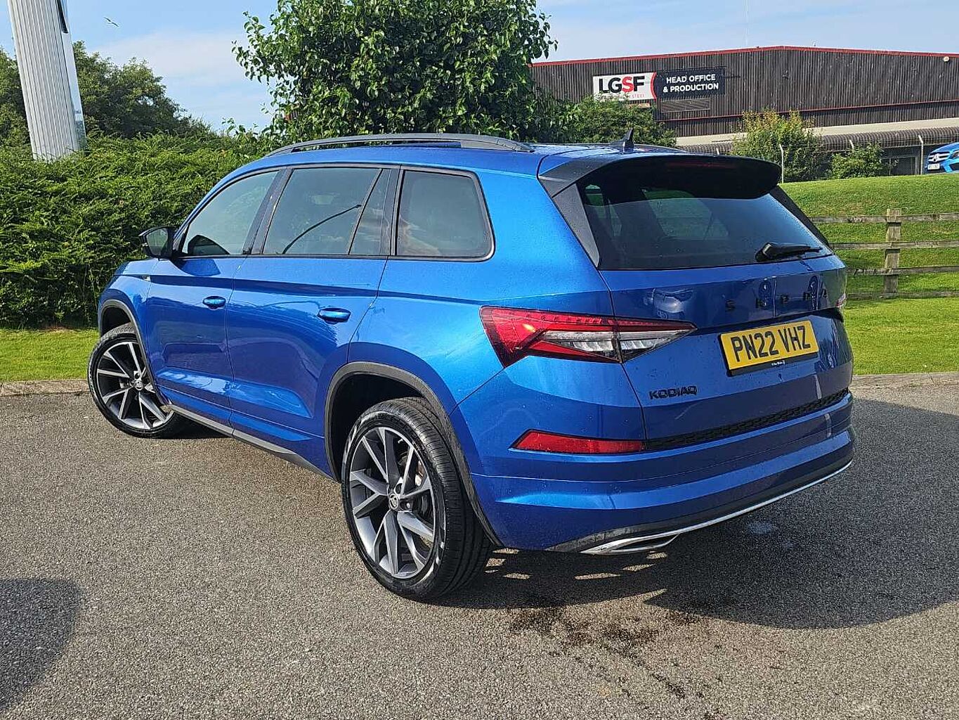 SKODA Kodiaq 1.5 TSI 150ps Sportline (7 seats) ACT DSG *Race Blue Metallic