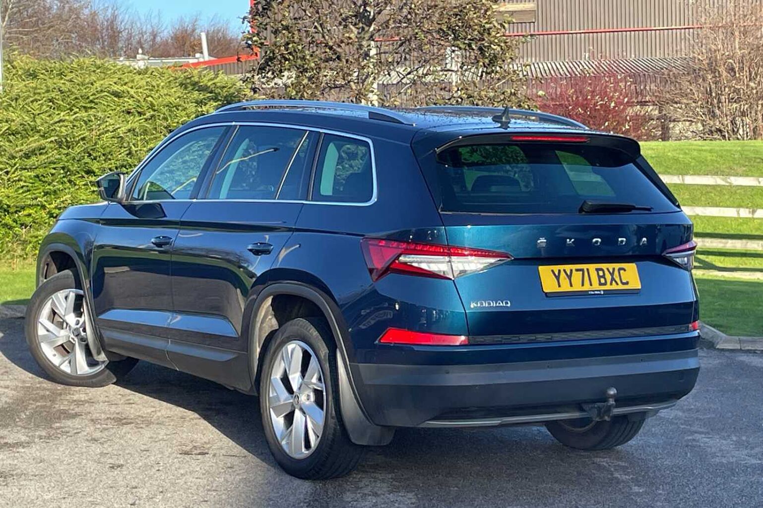 SKODA Kodiaq 2.0TDI 150ps SE L (7 seats) DSG SUV *Petrol Blue with Folding Towbar