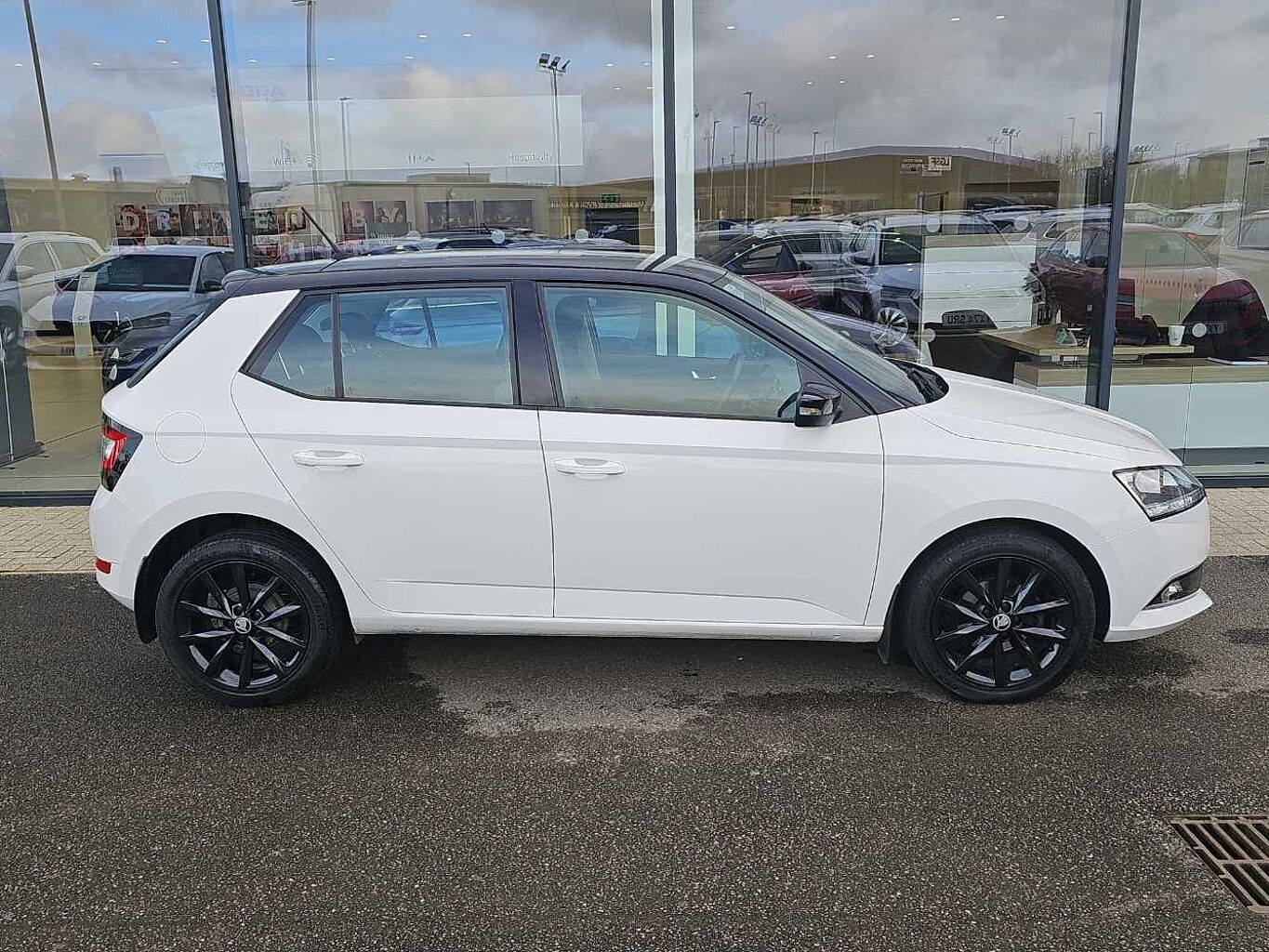 SKODA Fabia 1.0 TSI Colour Edition 95PS 5-Dr Hatchback *