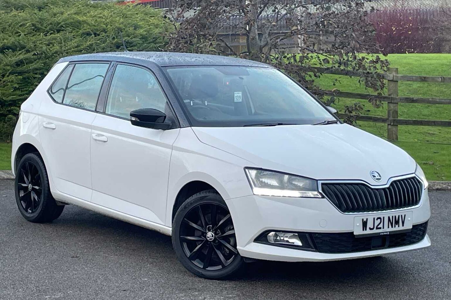 SKODA Fabia 1.0 TSI Colour Edition 95PS DSG 5-Dr Hatch *Candy White