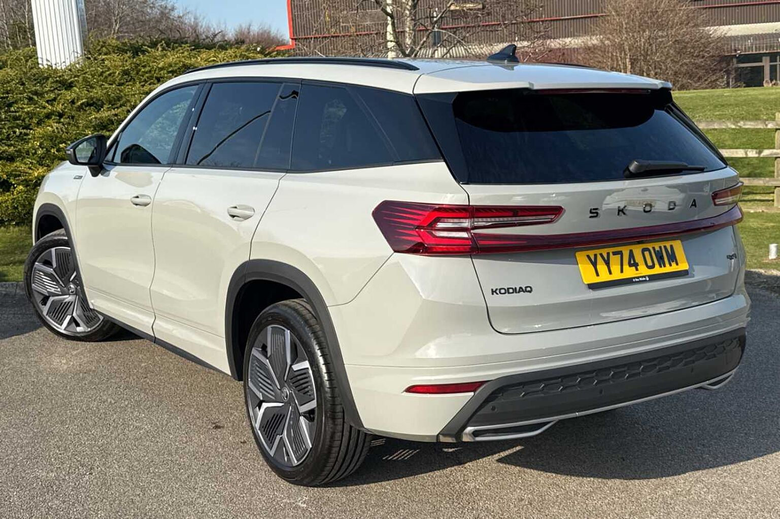 SKODA Kodiaq 2.0TDI 193ps 4X4 Sportline 7 Seat DSG *Folding Towbar + Extras