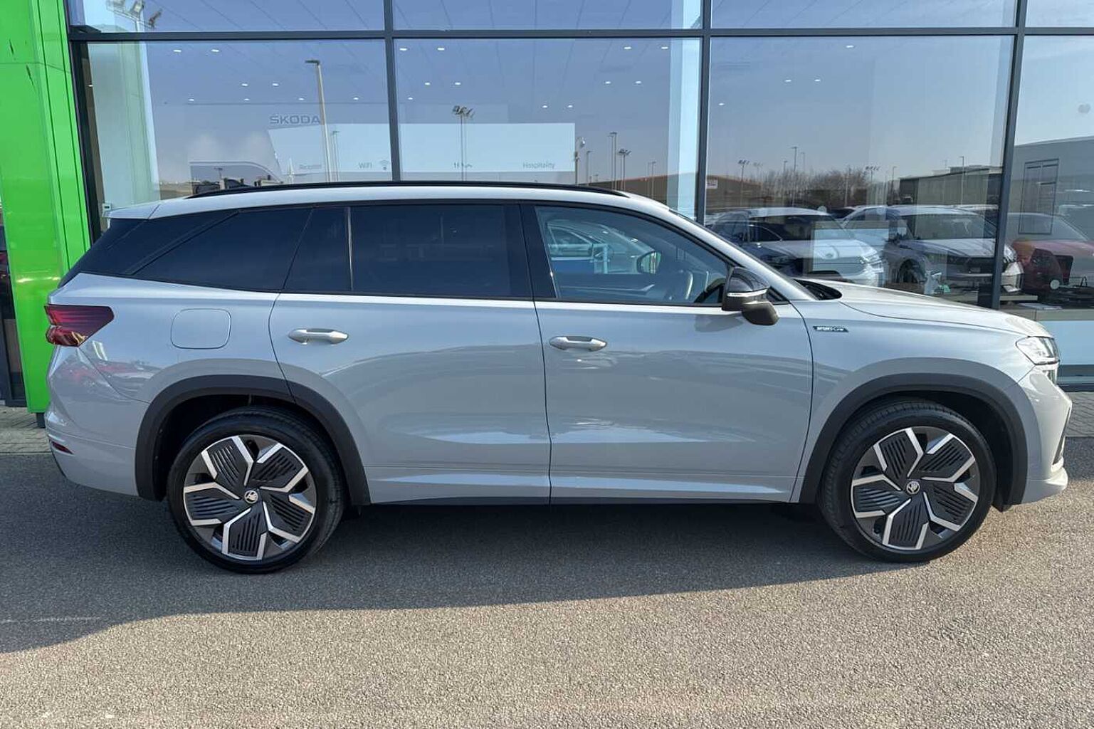 SKODA Kodiaq 2.0TDI 193ps 4X4 Sportline 7 Seat DSG *Folding Towbar + Extras