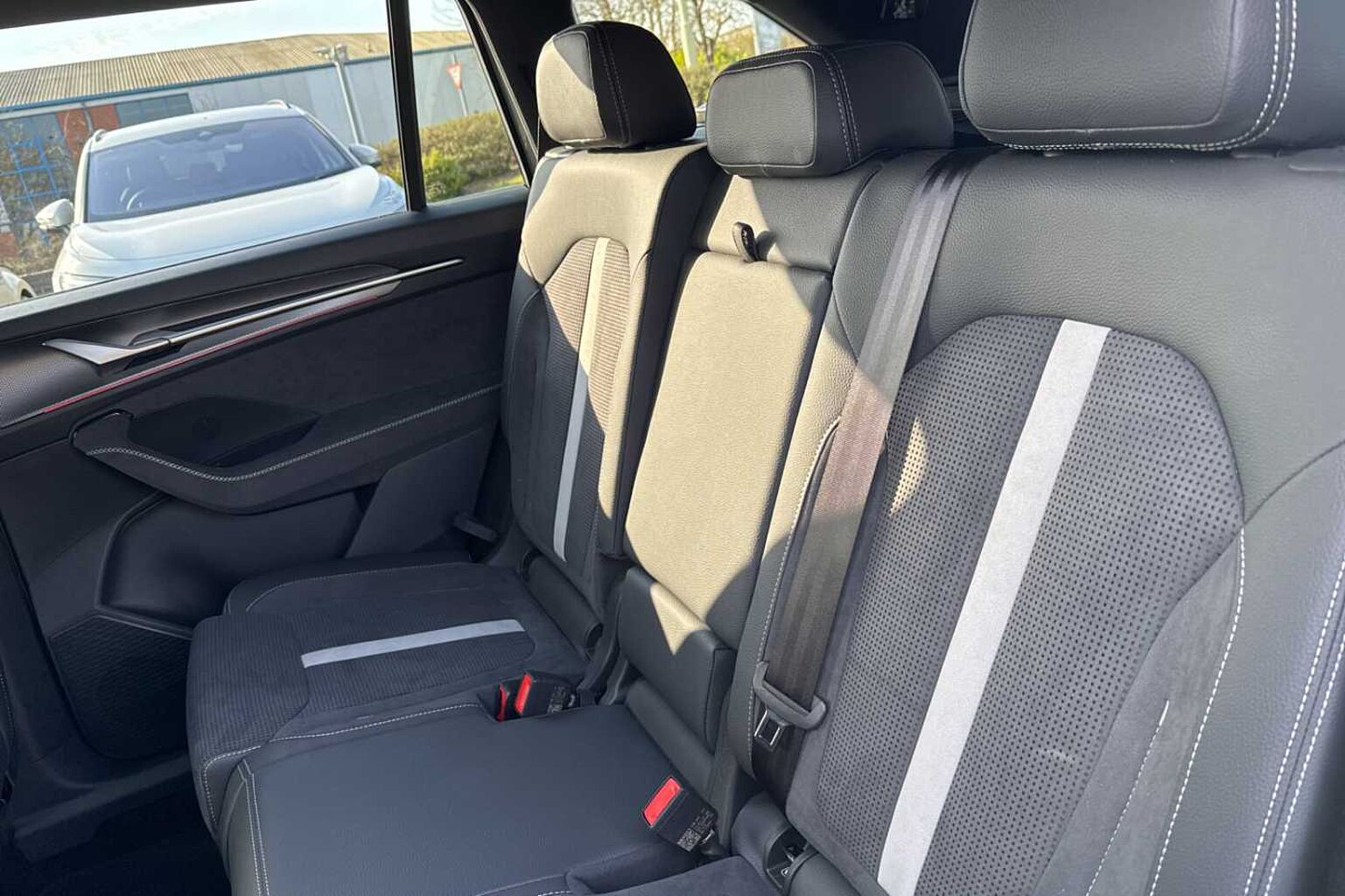 SKODA Kodiaq 2.0TDI 193ps 4X4 Sportline 7 Seat DSG *Folding Towbar + Extras